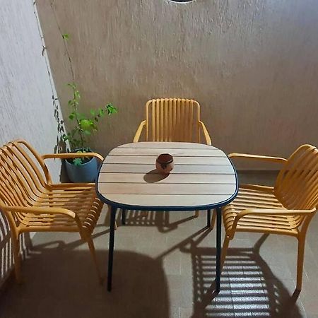 An Oasis Close To The Beach. マルティル エクステリア 写真